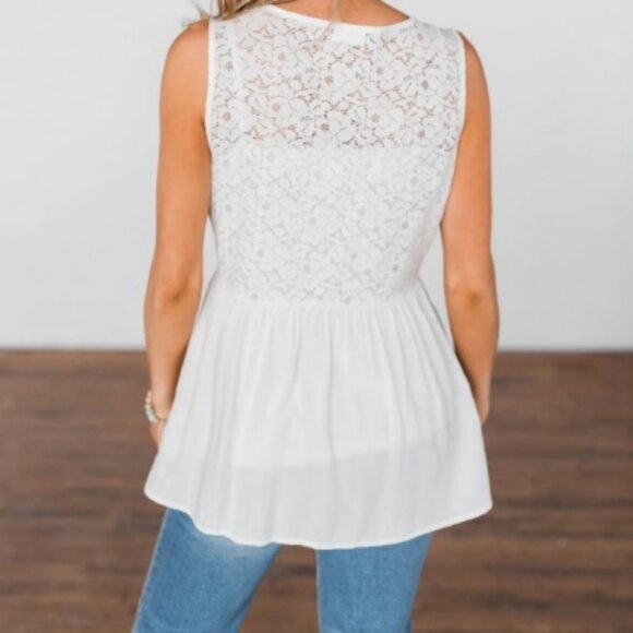 P.S. LOVE White (or Off-White) Lace Sleeveless Button Down Tank Top Small - Picture 3 of 15